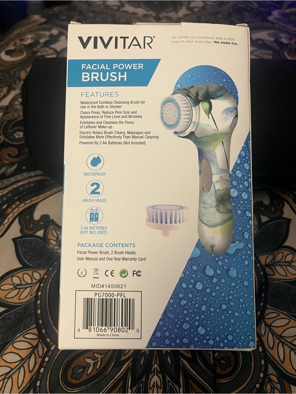 Vivitar Facial Power Brush in Aqua & White Colorway